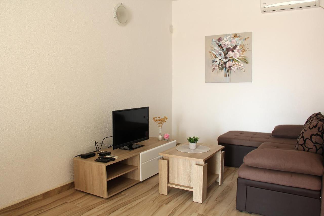 Apartmani Ljubo Primosten Ngoại thất bức ảnh