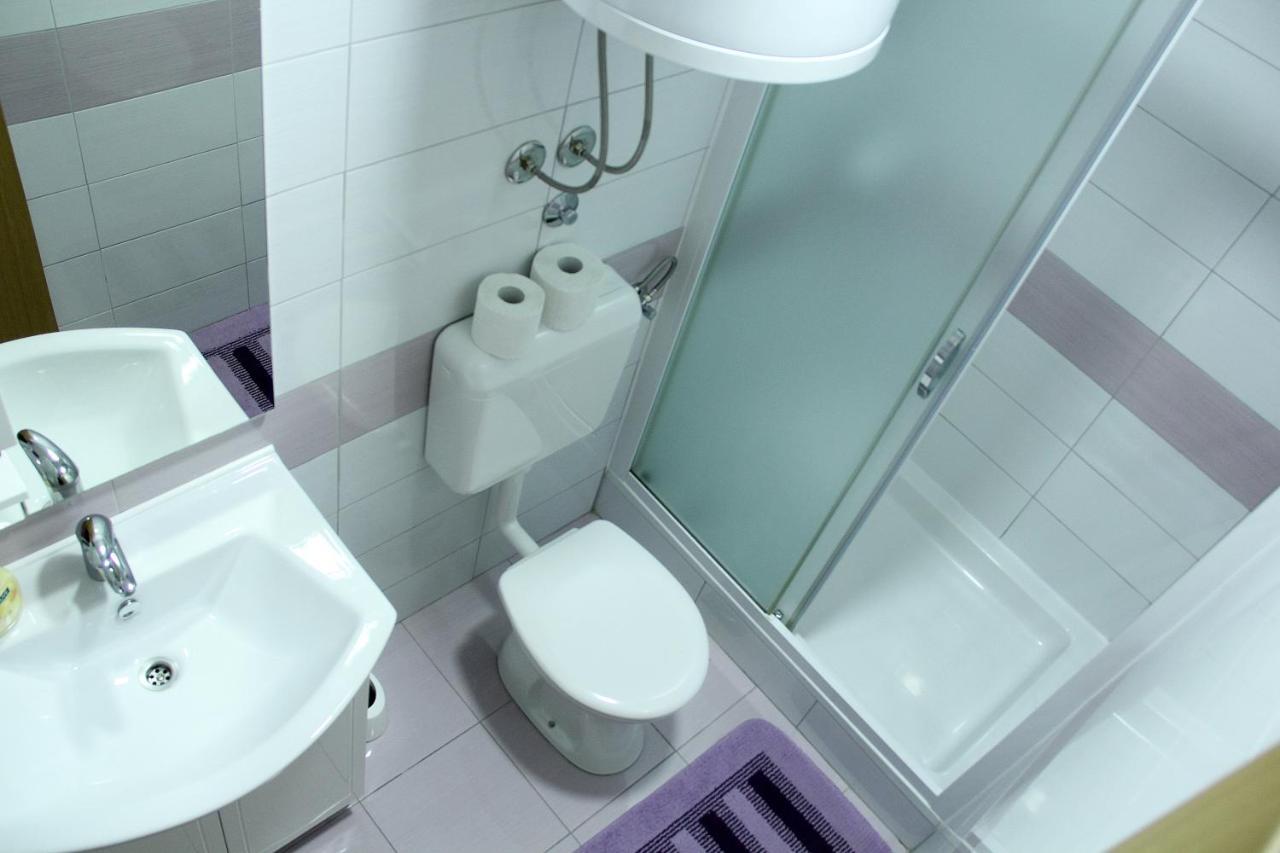 Apartmani Ljubo Primosten Ngoại thất bức ảnh
