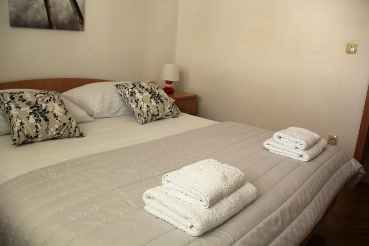 Apartmani Ljubo Primosten Ngoại thất bức ảnh