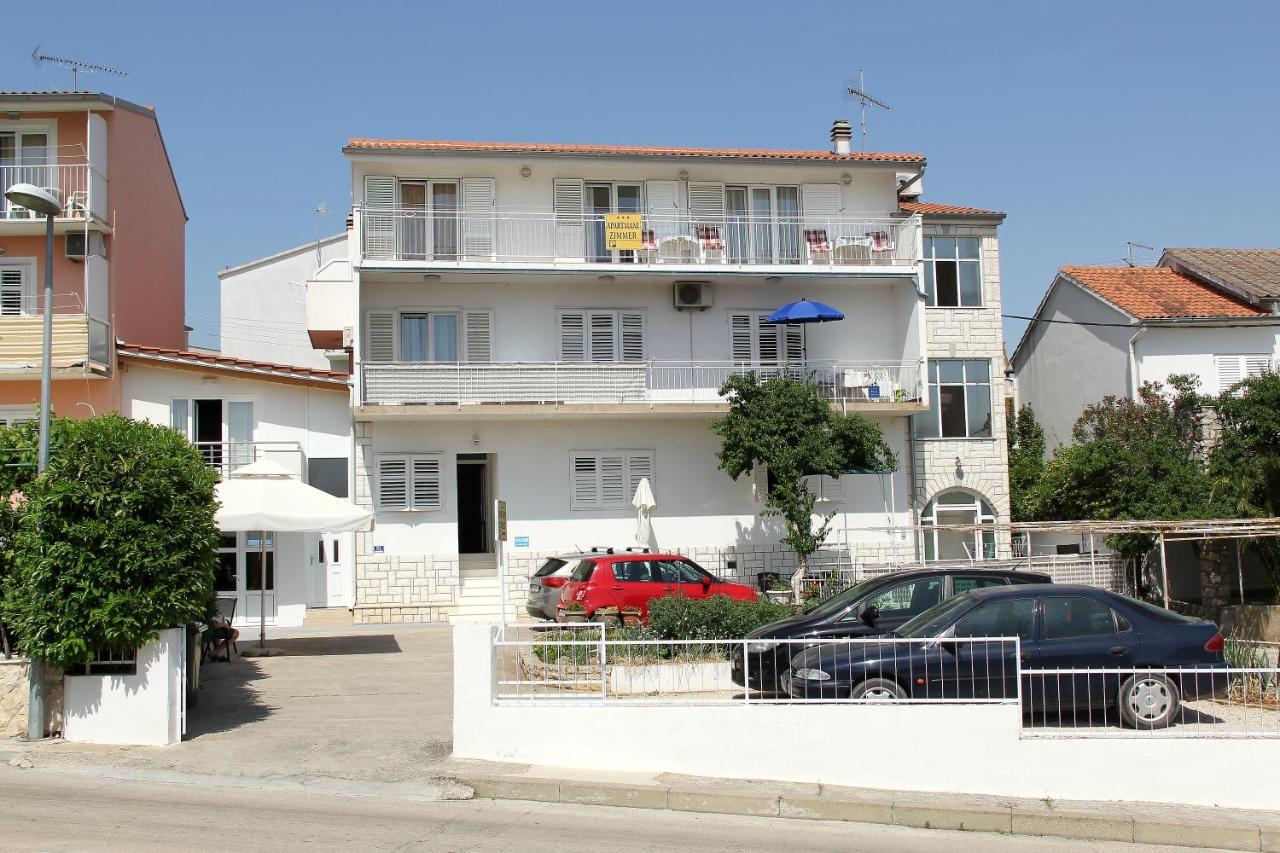 Apartmani Ljubo Primosten Ngoại thất bức ảnh