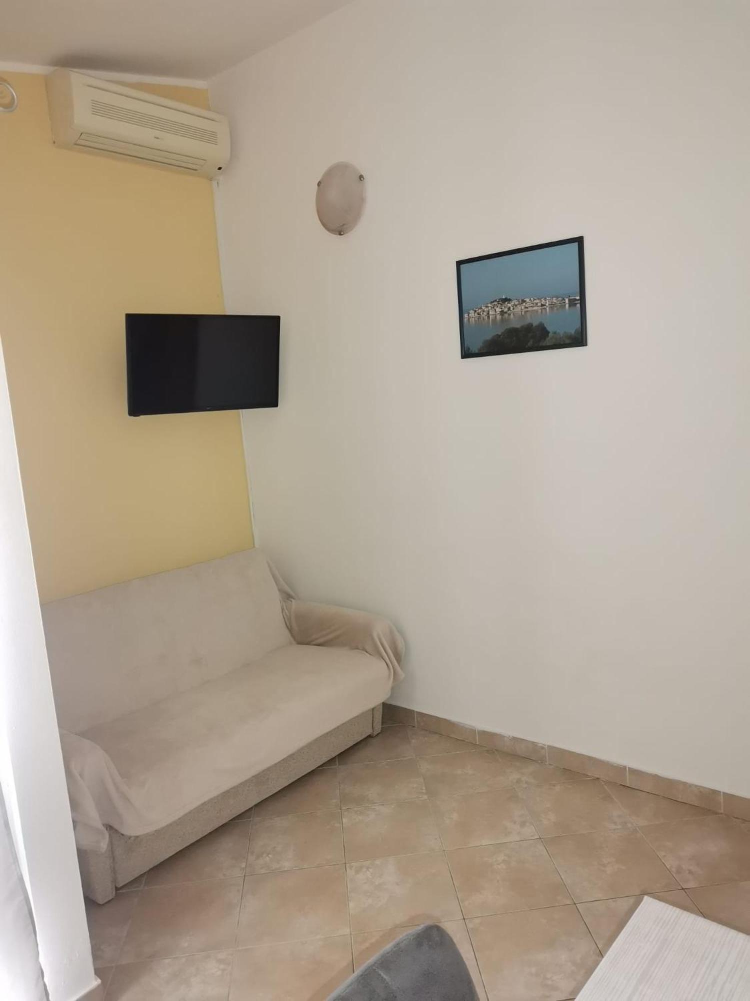 Apartmani Ljubo Primosten Ngoại thất bức ảnh
