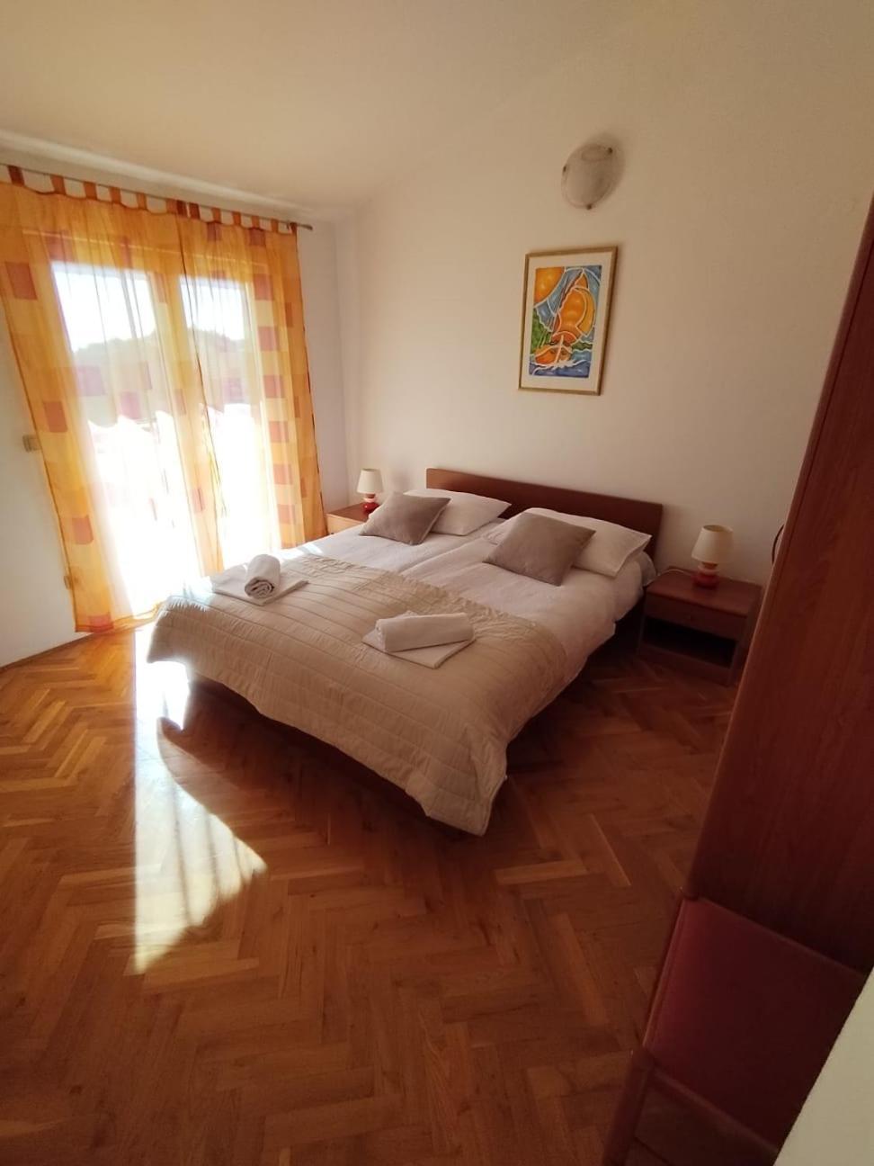 Apartmani Ljubo Primosten Ngoại thất bức ảnh