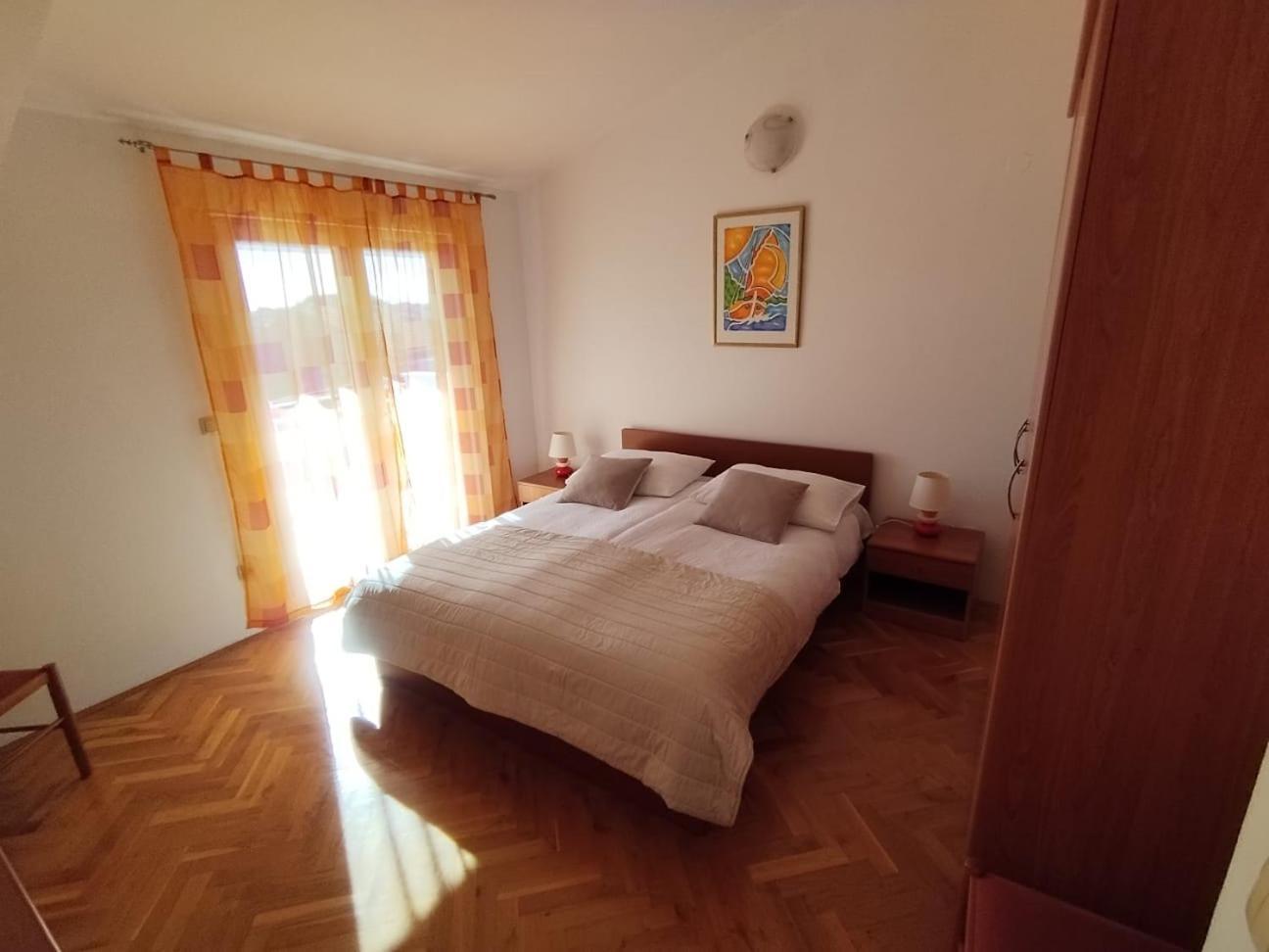 Apartmani Ljubo Primosten Ngoại thất bức ảnh
